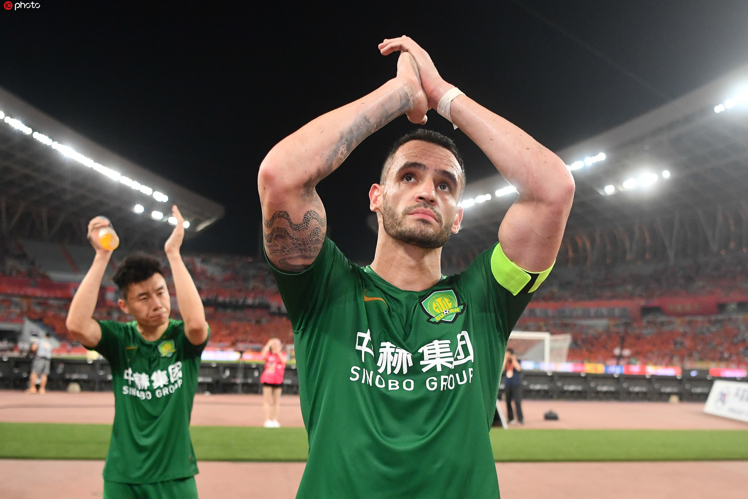 爱游戏体育-羽毛球赛场再起风云：云贵鲨队队险胜江汉独角兽队，赛场气氛火爆保级形势悄然变化的简单介绍