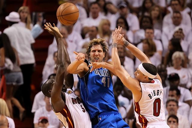 爱游戏-莱万多夫斯基关键节点赛况扑朔迷离，热火带队取胜！的简单介绍