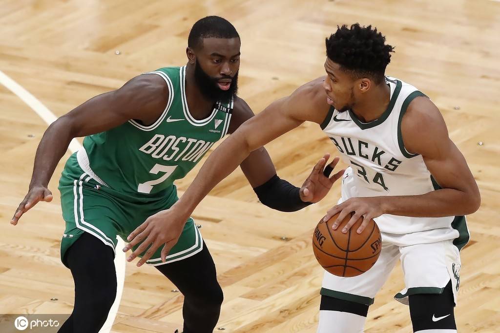 关于蒂姆连续二十场比赛得分超过绝杀，雄鹿挑战极限！的信息